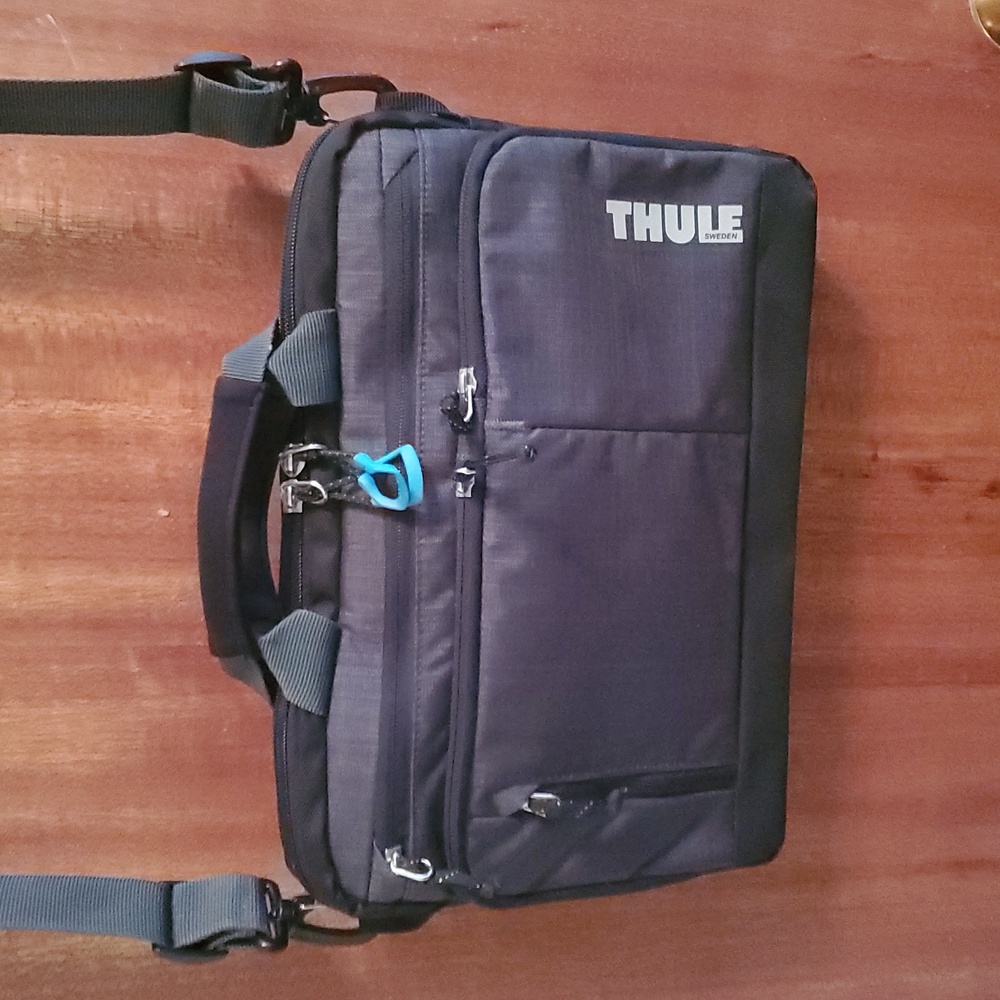 THULE MESSENGER BAG